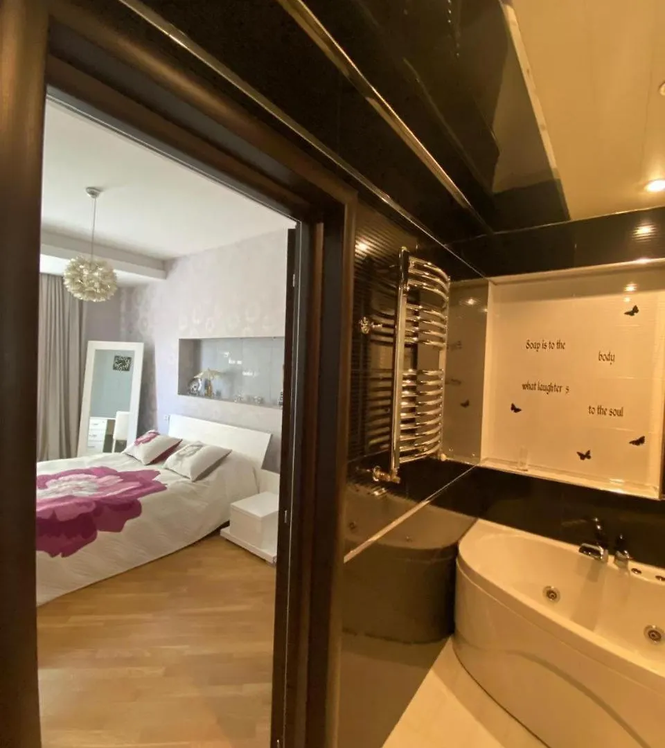 Prestigious Apartment In Chiraq Plaza Baku